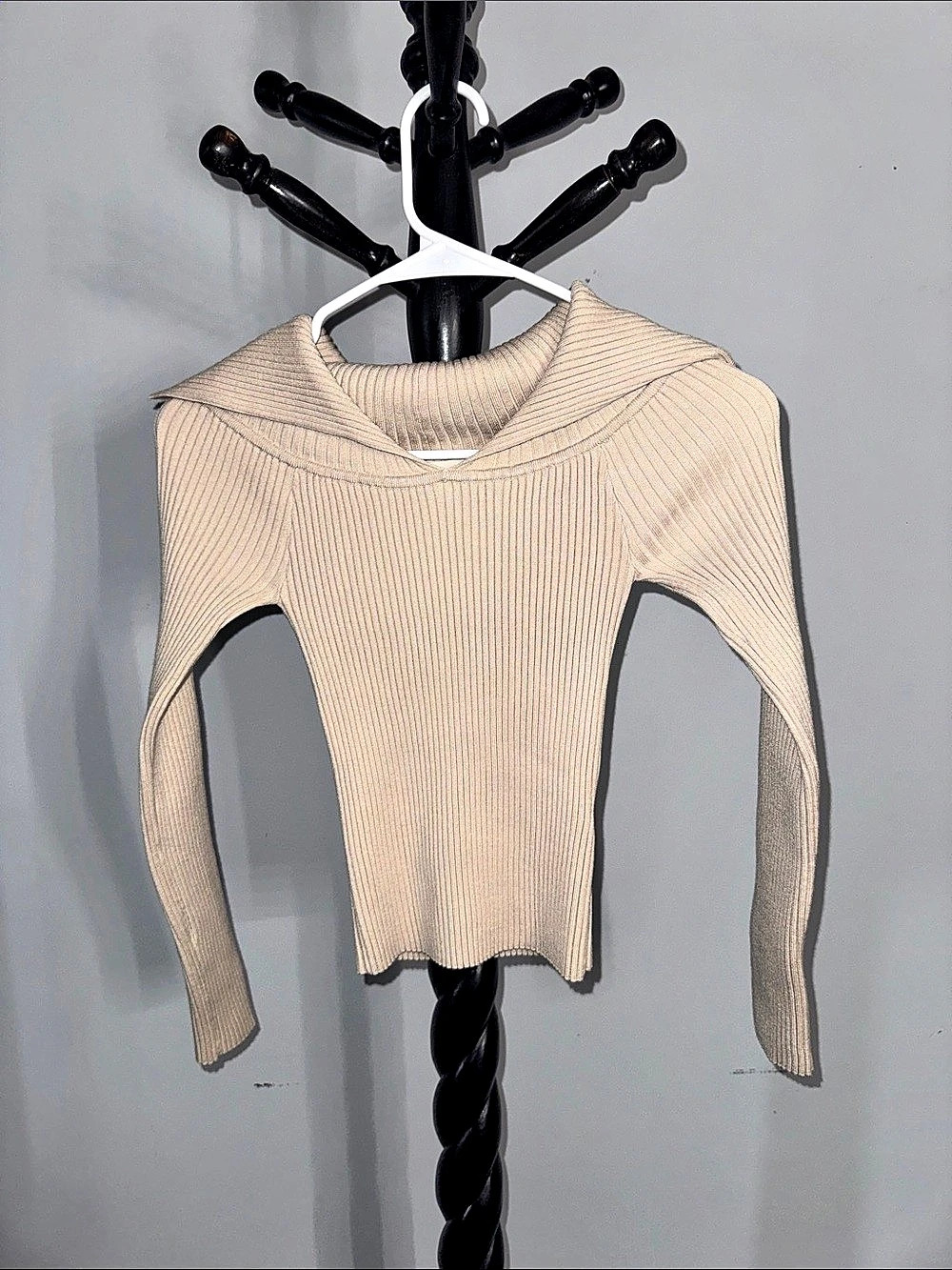 Impressions Ribbed Cropped Sweater with Exaggerated CollarNWT in Beige 1.T